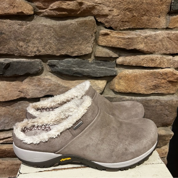 Women's Dansko Suede Slip-On Shoes with Faux Fur Lining women’s size 40 - Picture 2 of 5